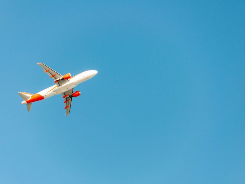 Bebek ve Çocukla Uçak Yolculuğu: Ailelere Özel Kılavuz