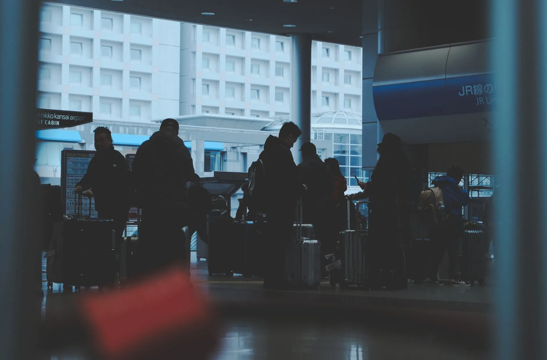 El Bagajı Sıvı Sınırı: Uçuşlarda Yanınıza Ne Alabilirsiniz?